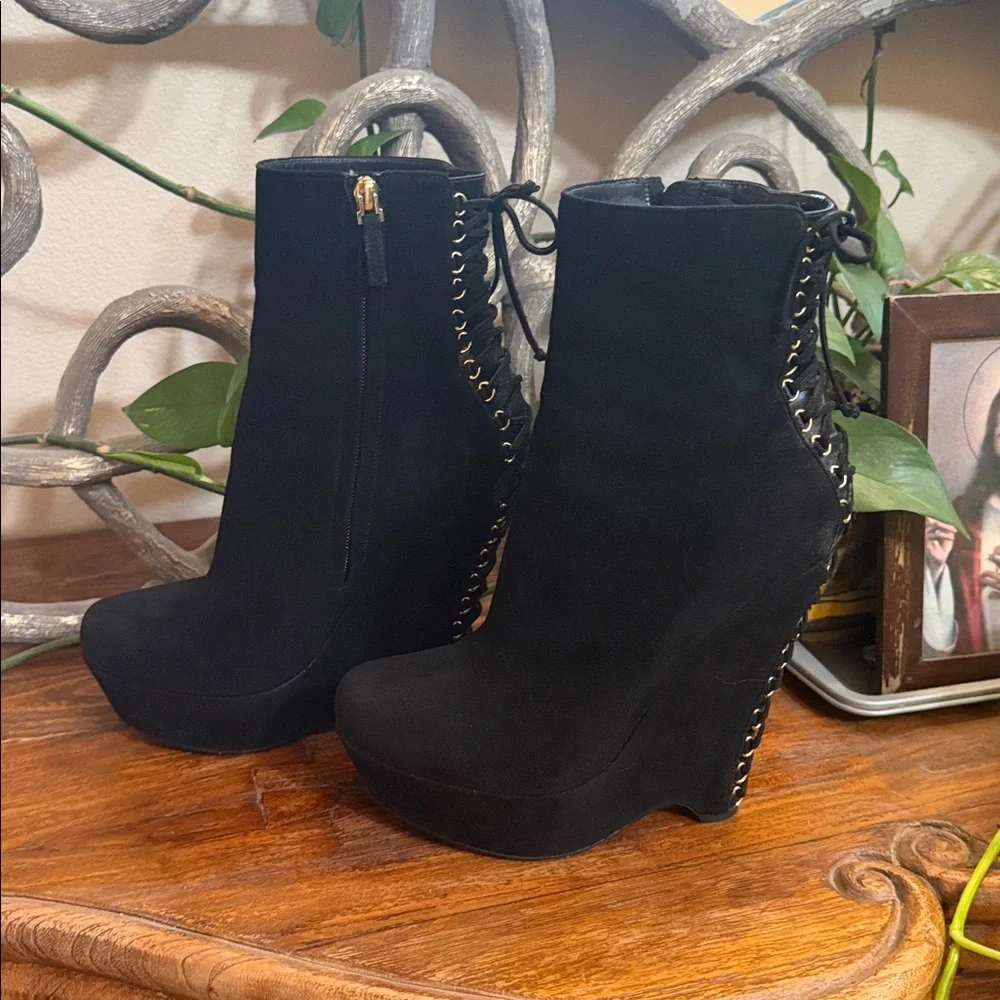 Yves Saint Laurent Corset Wedge Booties. - Picture 6 of 9